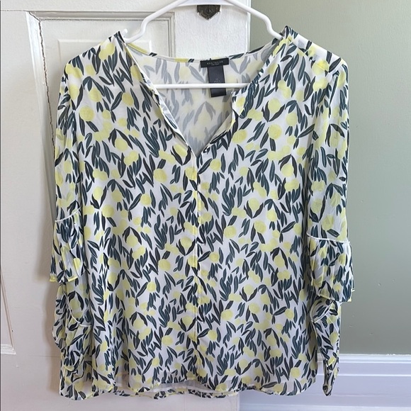 Ann Taylor Tops - Ann Taylor Cream Blouse with Graphic Design and 3/4 Sleeves